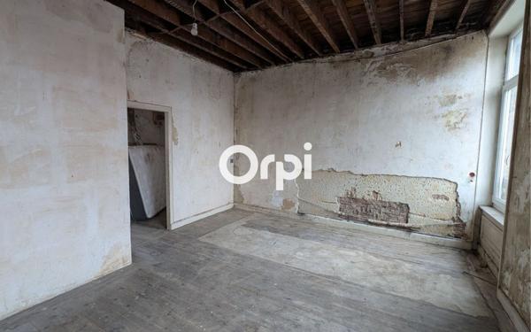 Immeuble à vendre    3 pièces • 190,28 m2 Lille