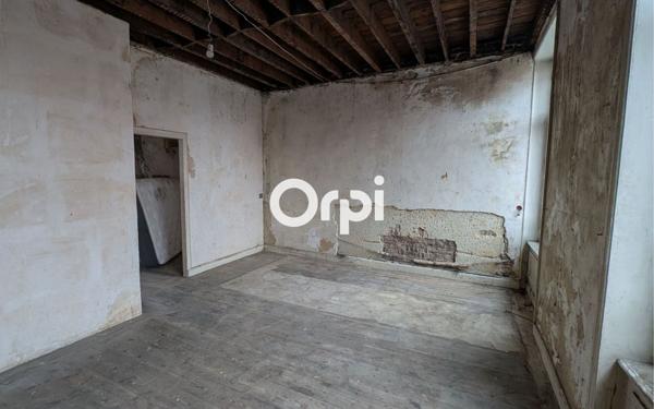 Immeuble à vendre    3 pièces • 190,28 m2 Lille