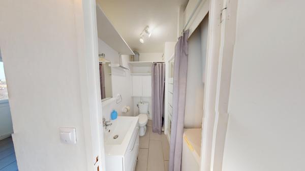 LOCATION PRECAIRE - SEPTEMBRE A JUIN