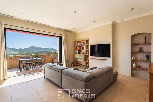 Appartement-villa avec terrasses panoramiques et vue mer