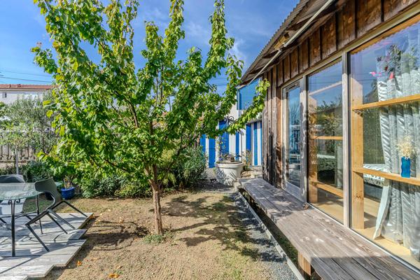 Une architecture singuliere ouverte sur l’exterieur au Cormier