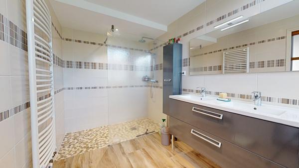 Berthenay (37510) Longère avec piscine BERTHENAY