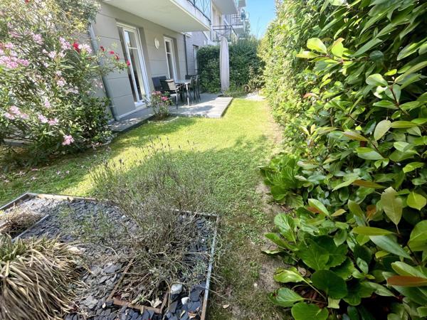 Appartement de type F2 avec jardin