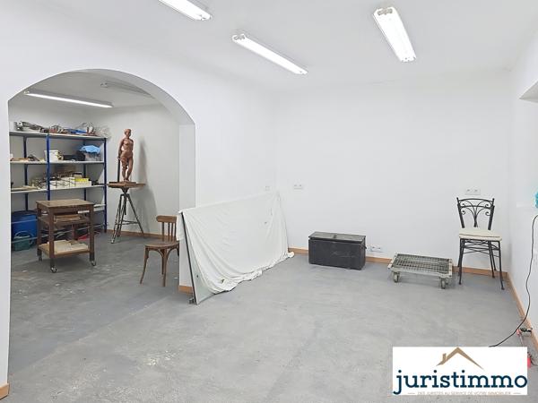 Camaret-sur-Aigues (84850) Maison de 265 m² et de nombreuses dépendances de 250m² énorme potentiel sur un terrain agricole de 2803m²
