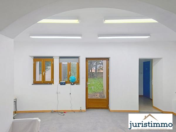 Camaret-sur-Aigues (84850) Maison de 265 m² et de nombreuses dépendances de 250m² énorme potentiel sur un terrain agricole de 2803m²