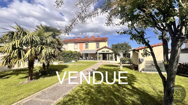 Maison Coup de coeur avec beau terrain de 536 m2 clos et arboré, piscinable, garage, abri et cave