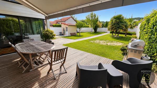 Maison Coup de coeur avec beau terrain de 536 m2 clos et arboré, piscinable, garage, abri et cave
