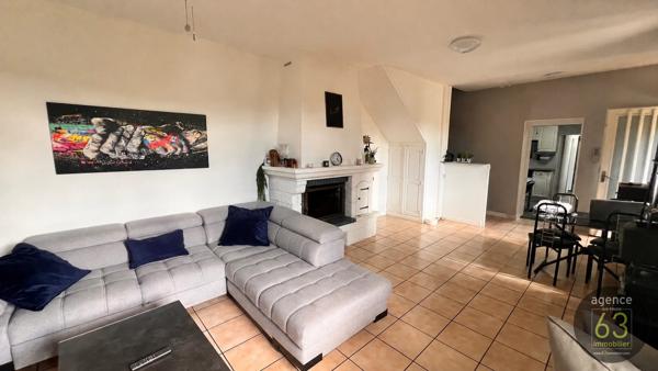 Maison Coup de coeur avec beau terrain de 536 m2 clos et arboré, piscinable, garage, abri et cave