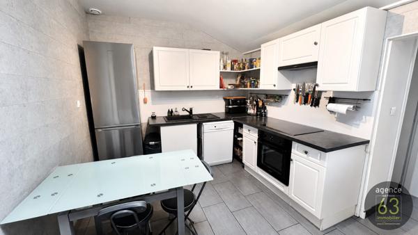 Maison Coup de coeur avec beau terrain de 536 m2 clos et arboré, piscinable, garage, abri et cave