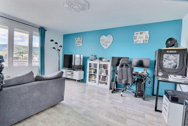 APPART AVEC GARAGE ET CAVE MONTJUZET - VUE IMPRENABLE SUR CLERMONT-FERRAND