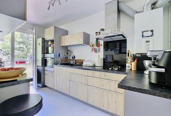 APPART AVEC GARAGE ET CAVE MONTJUZET - VUE IMPRENABLE SUR CLERMONT-FERRAND