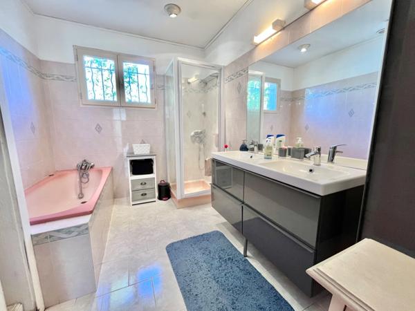 Maison à vendre 5 pièces LE MUY (83)