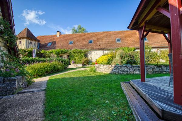 Domaine d’exception : charme du XVIIIe et confort moderne au cœur du Lot