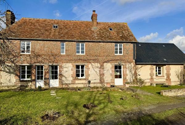Corps de ferme à vendre proche LISIEUX(14) - Maison et divers bâtiments sur plus de 5 hectares