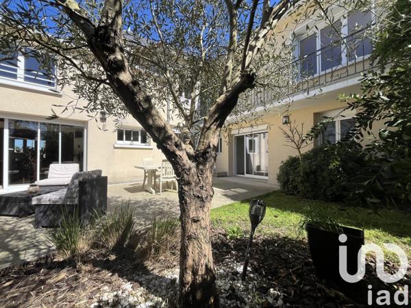 Maison de ville 8 pièces de 245 m² à Parthenay (79200)