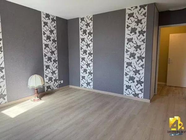 MARGNY-lès-COMPIEGNE APPART 2P Balcon