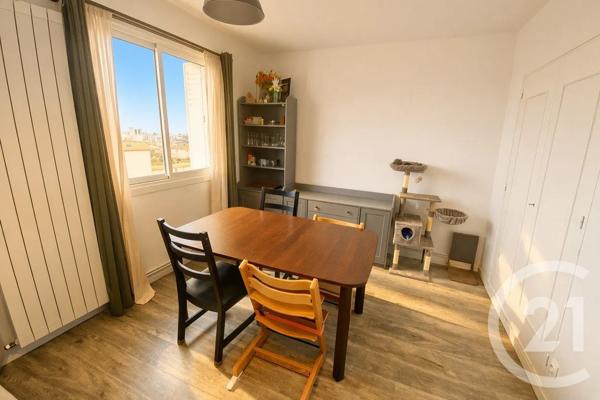 Appartement F4 à vendre  4 pièces - 57,83 m 2   TOULON  - 83