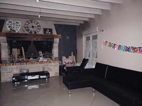 Située dans le charmant village de Sainte-Croix , à 10mn des portes de Villefranche de Rouergue et 30mn de Figeac.