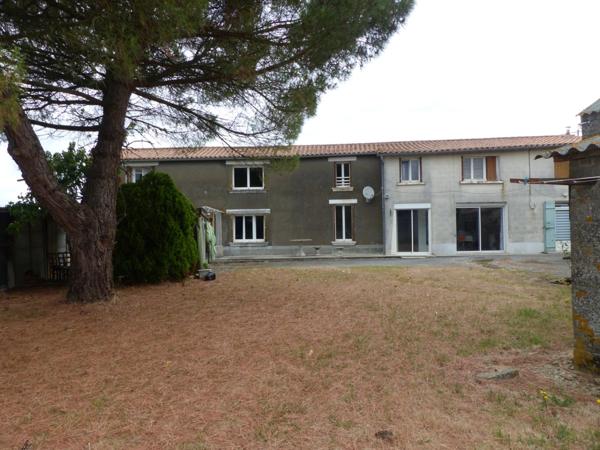 Maison à vendre 9 pièces GOURGE (79) Terrain 6120 m²