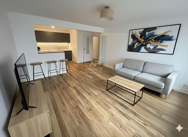 Appartement 2 pièce(s) 54.3 m2 €330 000 ** - Référence 13043