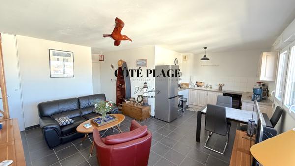 CENTRE-VILLE ROYAN - T2 LOUÉ - PARKING ET CAVE - AU PRIX DE 229 000 € FAI