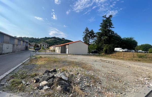 Terrain à bâtir de 517 m2 à Saint-Marcellin   Viabilisé et libre de constructeur