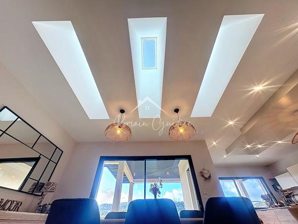 Millau (12100) BIEN DE PRESTIGE TYPE 8 DE 251 M2 SUR TERRAIN DE 2319 M2