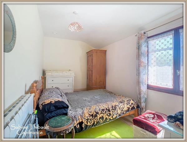 Dpt Maine-et-Loire (49) à vendre Noyant maison 4 pièces (129 m2) + gîte 3 pièces (77 m2) - Terrain : 6122 m2