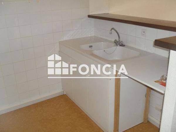 Location Appartement 2 pièces 50.65 m² - 44 RUE DE VERDUN St Vallier 26240