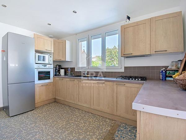 À vendre  Belle maison familiale de 117m2 sur grand terrain de 832 m² à Chaumontel