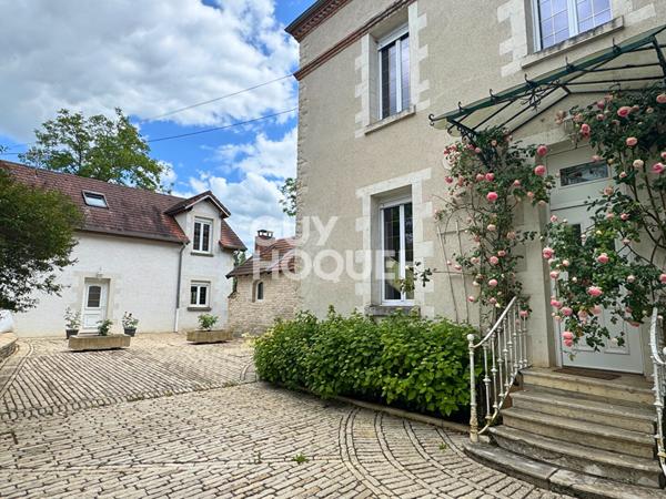 Maison de maître + maison secondaire Sornay