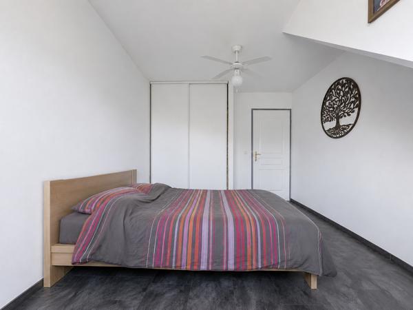Appartement
         4 pièces
        - 103 m² Exclusivité 312 000 € *