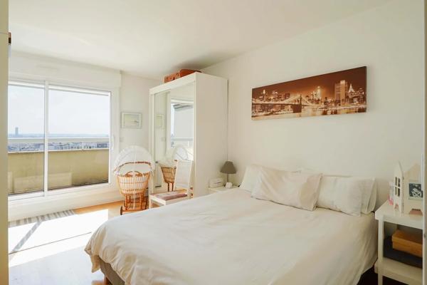 Appartement Paris 19 e - BUTTES-CHAUMONT / PYRÉNÉES