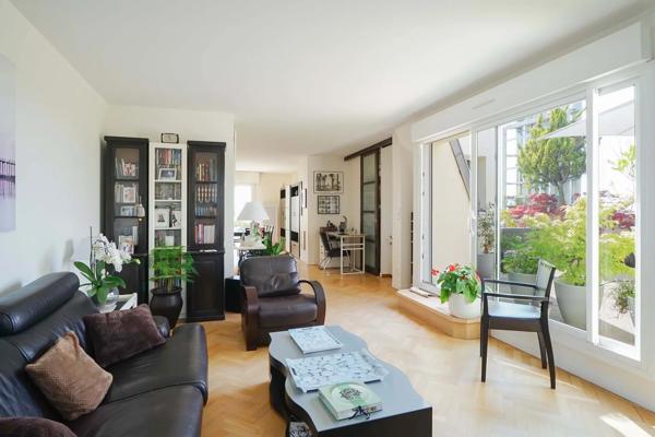 Appartement Paris 19 e - BUTTES-CHAUMONT / PYRÉNÉES