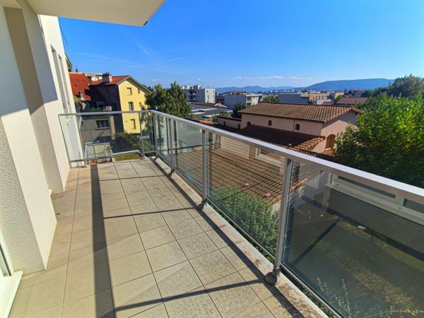 Les 4 Routes - Appartement T3 - Balcon - Parking