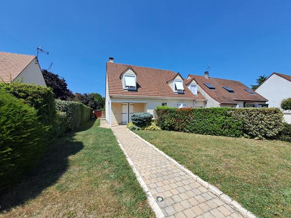 Maison Familiale à Egly, 8 pièces, 150 m2, 4 chambres, bureau/dressing et garage