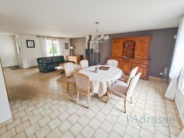 Maison Familiale à Egly, 8 pièces, 150 m2, 4 chambres, bureau/dressing et garage