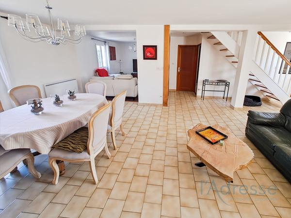 Maison Familiale à Egly, 8 pièces, 150 m2, 4 chambres, bureau/dressing et garage