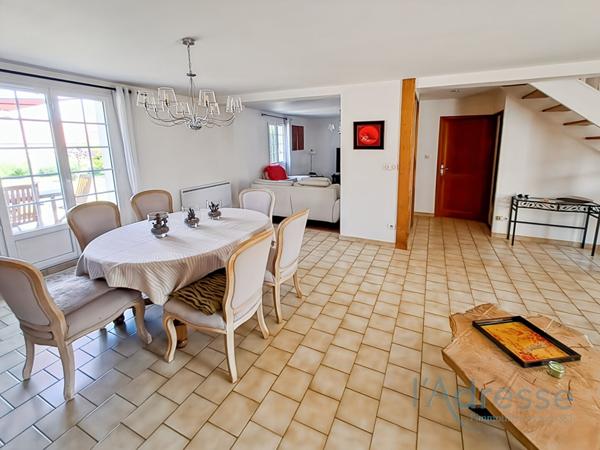 Maison Familiale à Egly, 8 pièces, 150 m2, 4 chambres, bureau/dressing et garage