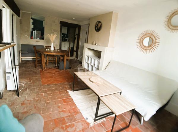 APPARTEMENT T2 MEUBLE A LOUER - BLOIS - QUARTIER VIENNE, PROCHE TOUTES COMMODITÉS, COURETTE EXTERIEURE