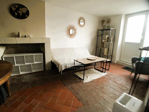APPARTEMENT T2 MEUBLE A LOUER - BLOIS - QUARTIER VIENNE, PROCHE TOUTES COMMODITÉS, COURETTE EXTERIEURE