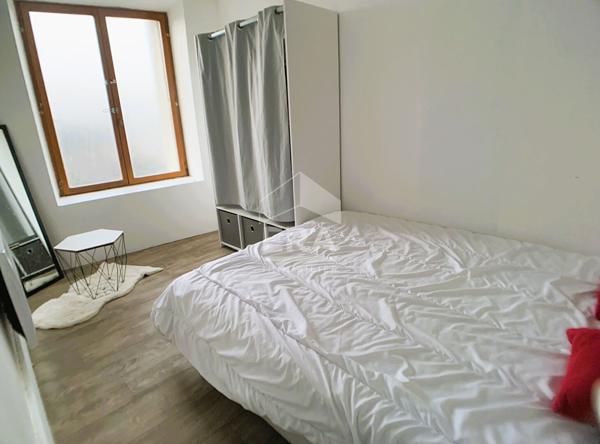 APPARTEMENT T2 MEUBLE A LOUER - BLOIS - QUARTIER VIENNE, PROCHE TOUTES COMMODITÉS, COURETTE EXTERIEURE