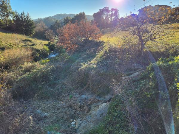 Grands terrains constructibles - tènement possible - belle vue - jardin bord de rivière - viabilisé Ucel (07200)