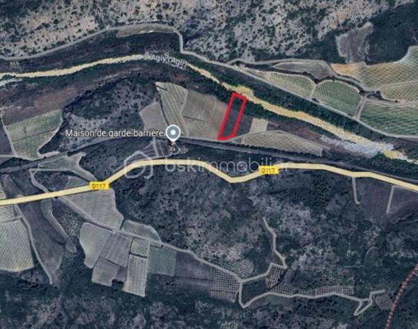 Terrain de 4 760 m²