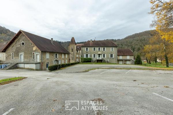 Castel du XVIIe à rénover proche Lons-le-Saunier