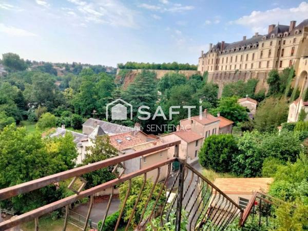 maison dans le site historique de Thouars près du Chateau avec la vue sur le pont des Chouans
