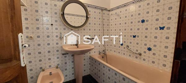 Très belle bâtisse, 5 chambres, garage