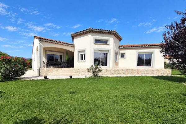 Maison Laragne-Motéglin contruction récente plain pied 3 chambres
