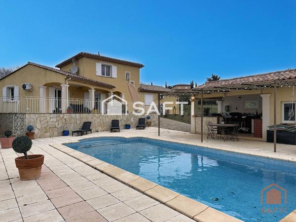 Villa 140m² sur 2552m² de terrain clos avec piscine
