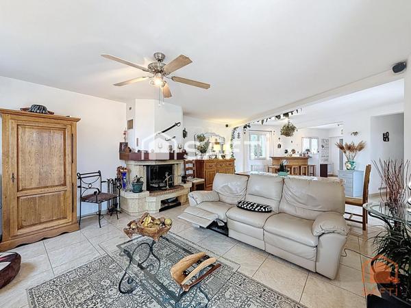 Villa 140m² sur 2552m² de terrain clos avec piscine